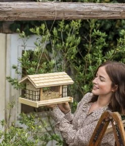 Dehner Natura Futterhaus Aosta, Ca. B28/H17,5/T19 Cm 9 Dehner Natura Futterhaus Aosta, Ca. B28/H17,5/T19 Cm -Gardena Store 6818769 WE MO 001 DehnerNaturaFutterhausAosta03