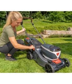 AL-KO Akku-Rasenmäher 42.2 LI Comfort, Inkl. Akku 15 AL-KO Akku-Rasenmäher 42.2 LI Comfort, Inkl. Akku -Gardena Store 6942650 WE DE 002 AkkuRasenmaeherComfort